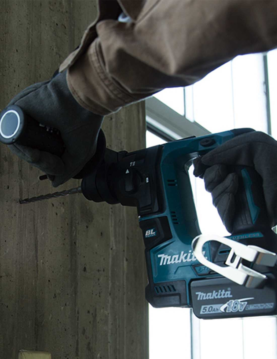 Makita Impact Wrench Kit DTW300 + Hammer DHR171 + 2bat 5Ah + Charger + Bag LTX600 DLX2281BL2