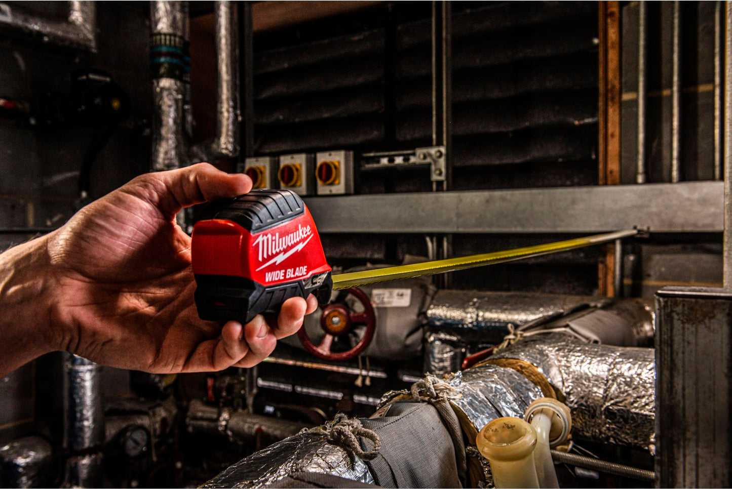 Milwaukee 5m x 35mm Wide Blade Magnetic Tape Measure