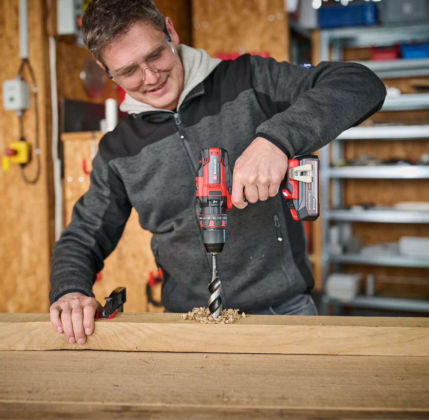 18V cordless hammer drill with 1 2.5Ah batteries and charger TE-CD 18/44 Li-i Einhell