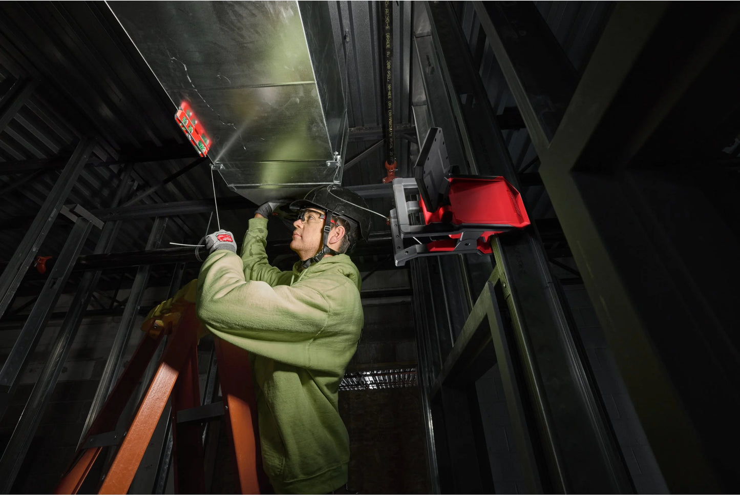 Milwaukee M18 PAL2-0 Pivoting Area Light