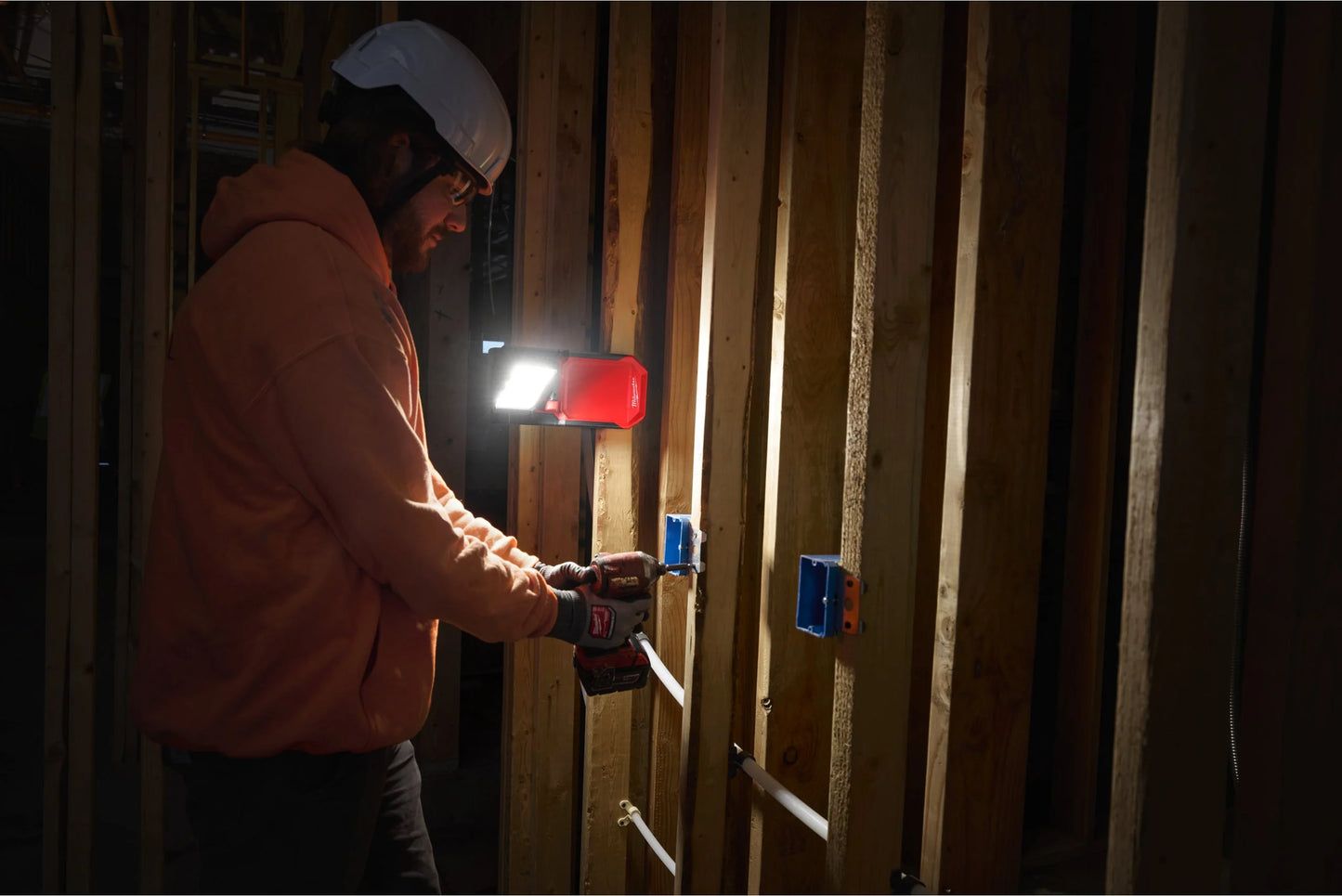 Milwaukee M18 PAL2-0 Pivoting Area Light