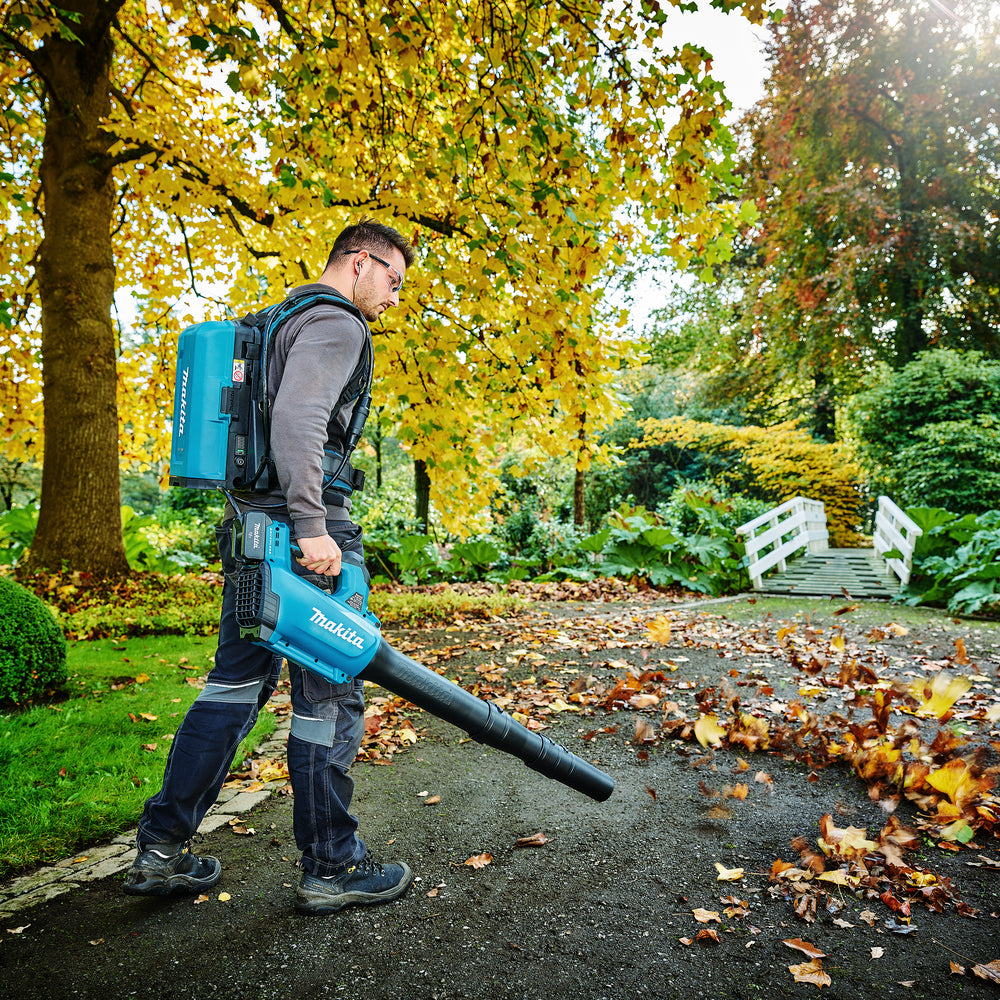 Backpack with 2 18V/36 adapters + 4 5Ah batteries + Makita 191C50-5 PDC01 dual charger