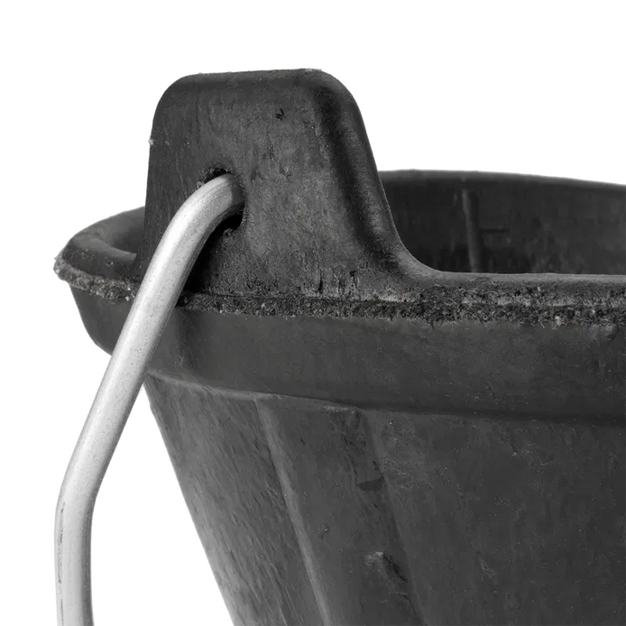 Bellota BKC10BM 10L Italian rubber bucket with metal handle